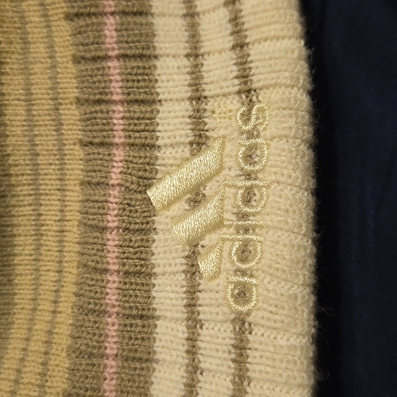 Adidas reversible winter hat, never worn, great hat! - Picture 2 of 4